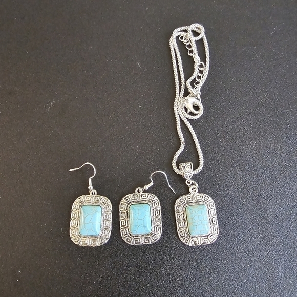 Antique Silver Tone Square Faux Tourquise Necklace and Earrings Set - Picture 7 of 8